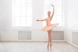 Features and characteristic of ballet dance
