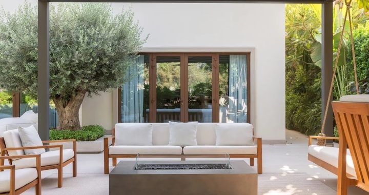 How to Choose Plants That Thrive in a Poolside Environment